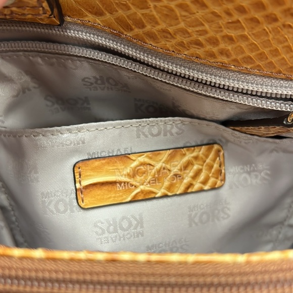 Michael Kors Hamilton Embossed Leather Shoulder Hand Bag - Picture 11 of 13